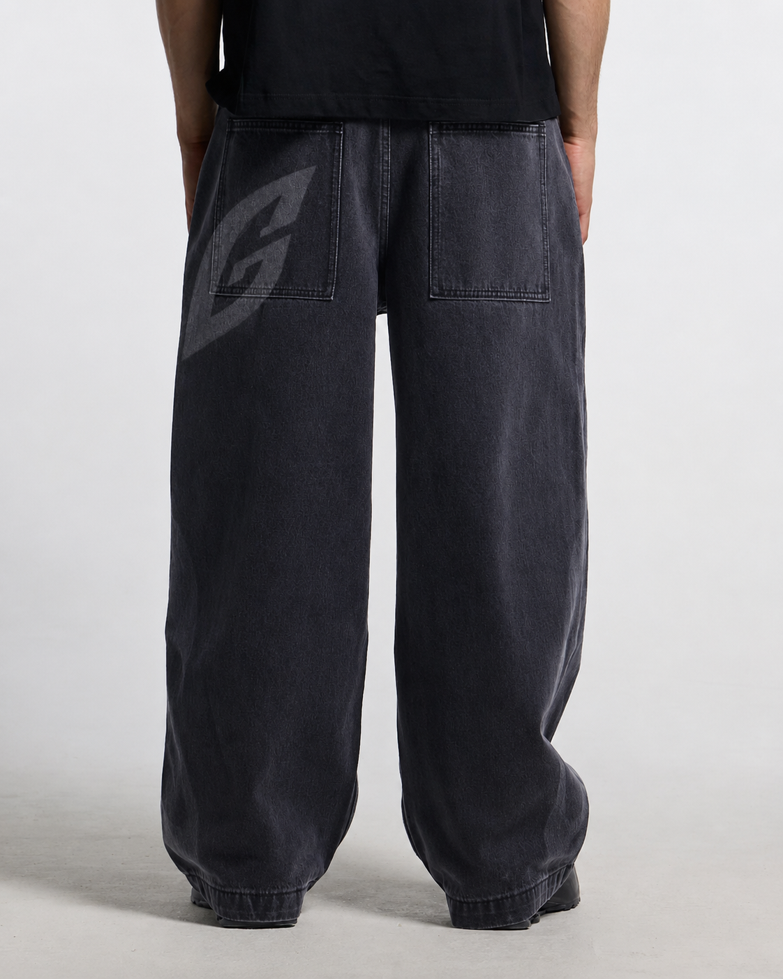 DARK MATTER WASH WIDE JEANS