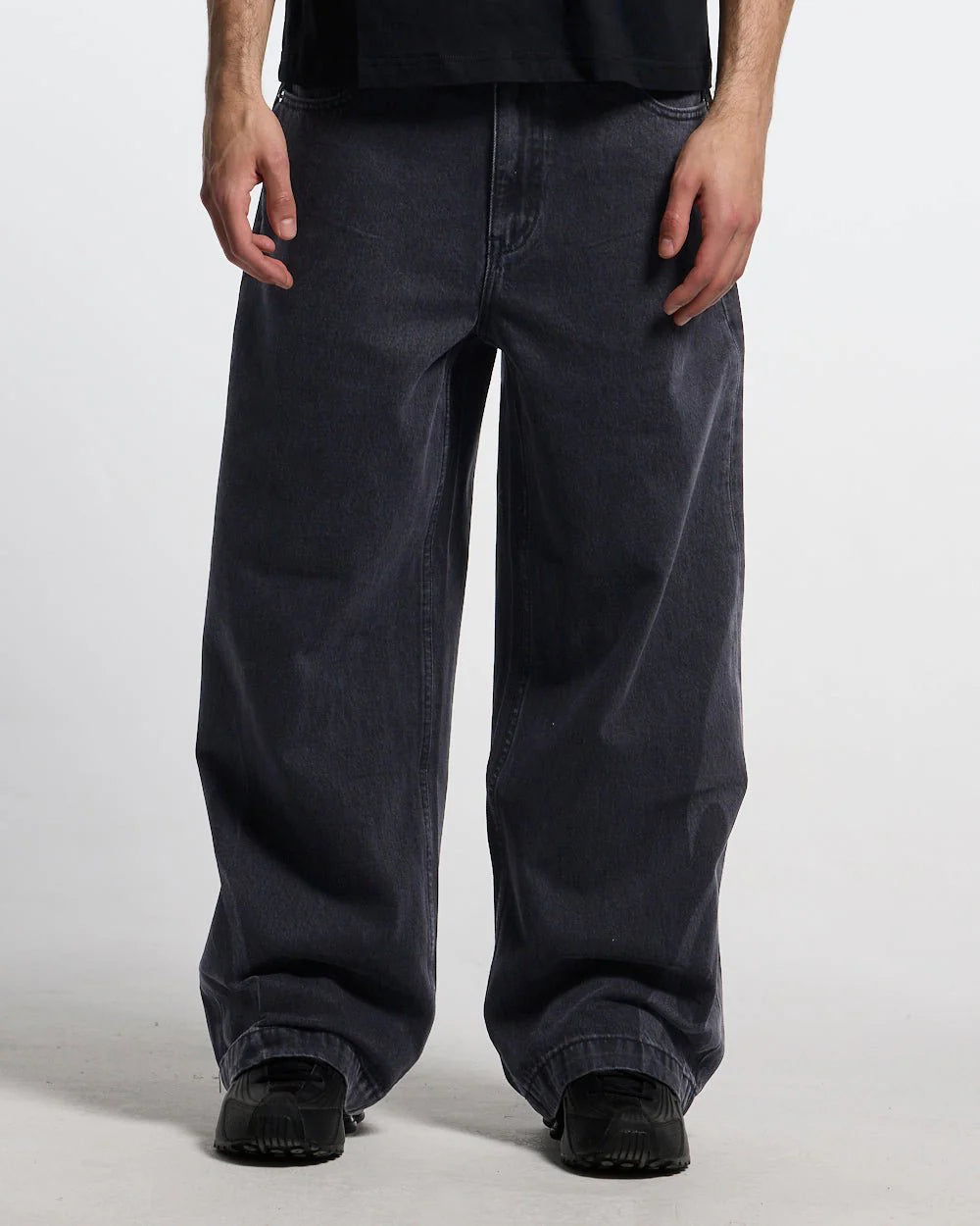 DARK MATTER WASH WIDE JEANS